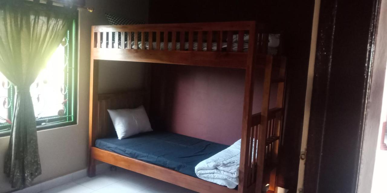 Ibu Ana Homestay Tabanan  Bagian luar foto