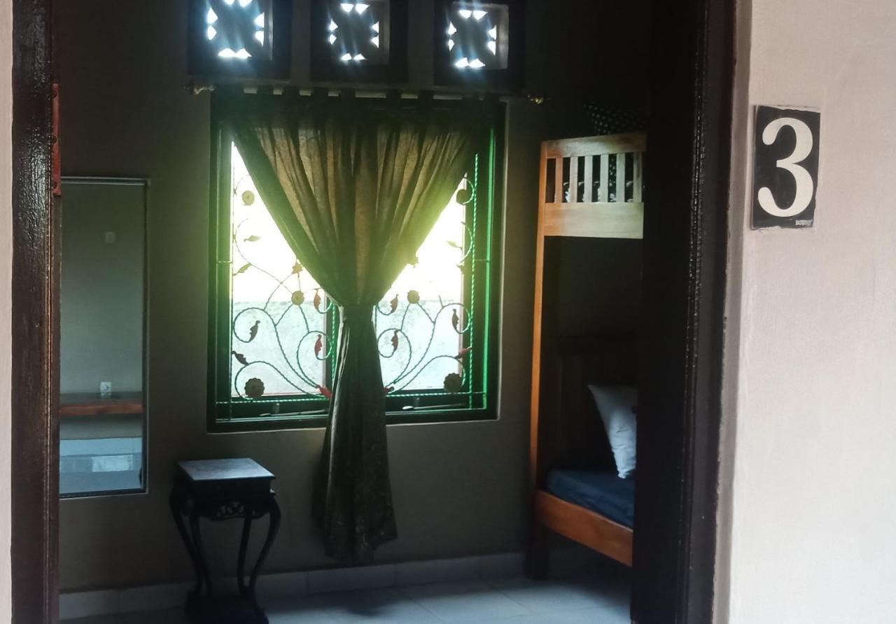 Ibu Ana Homestay Tabanan  Bagian luar foto