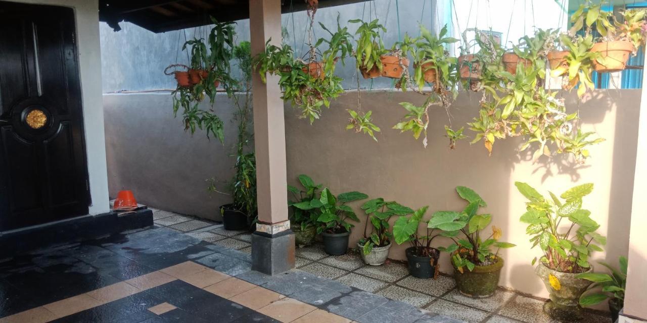 Ibu Ana Homestay Tabanan  Bagian luar foto