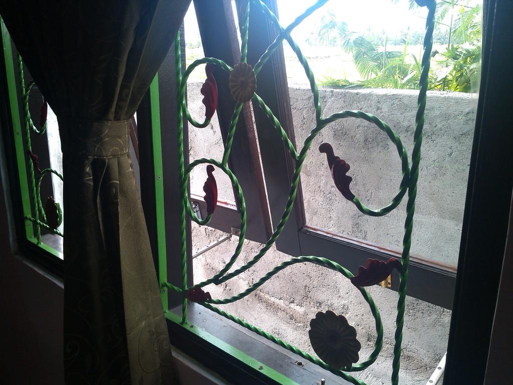 Ibu Ana Homestay Tabanan  Bagian luar foto